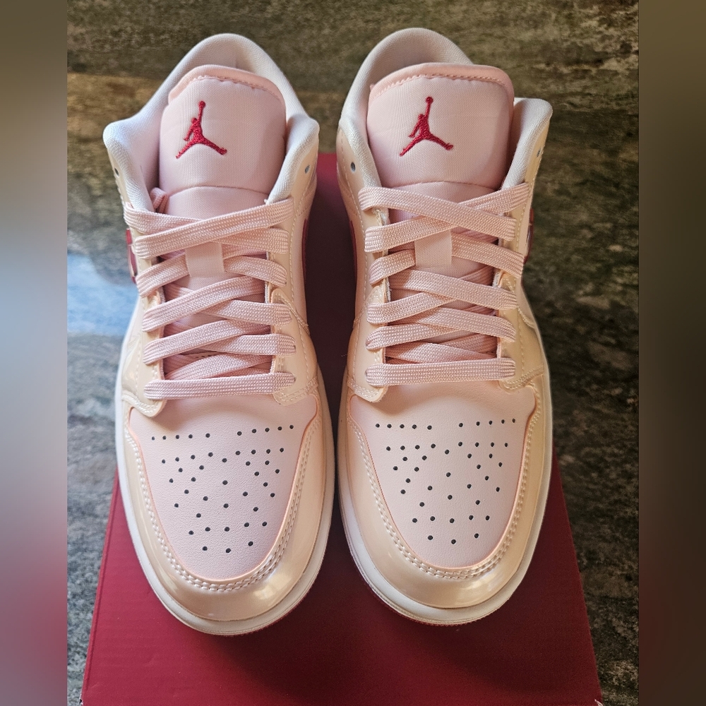 New Valentines Womens Air Jordan Low SE - Picture 3 of 5
